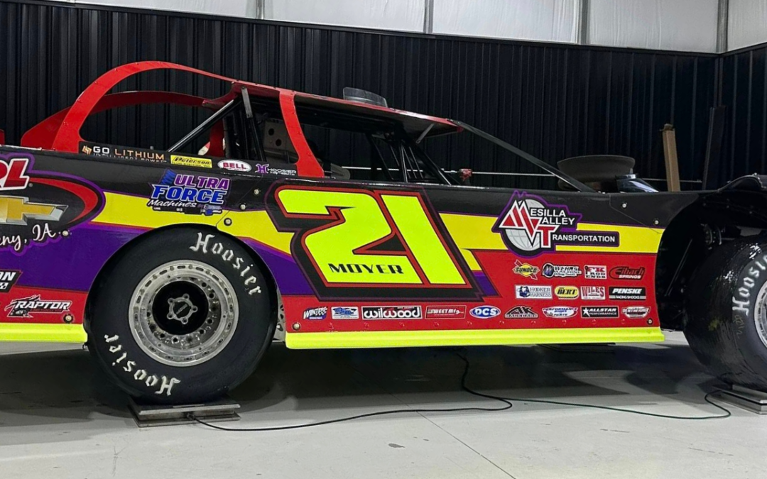 Billy Moyer Reveals Brand New AK Racecars Chassis For COMP Cams Race At 67 Speedway Of Texarkana
