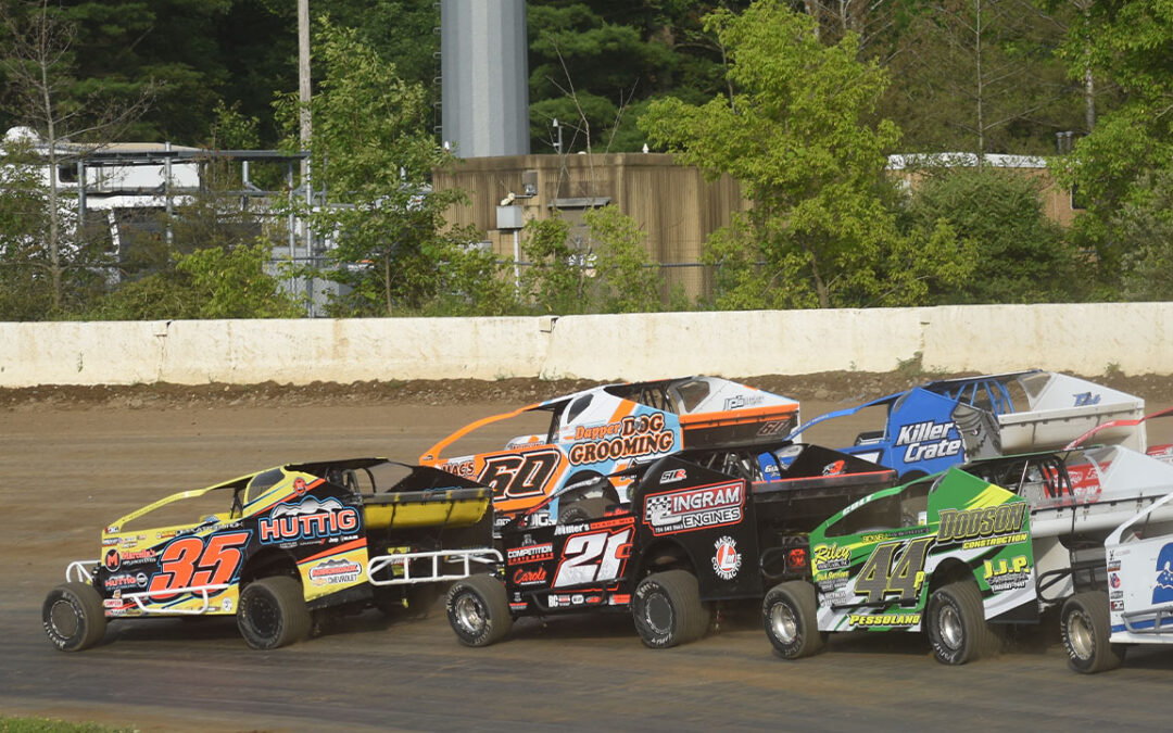 Tight Point Battle Highlights DIRTcar 358 Modified Series Stop At Glen Ridge