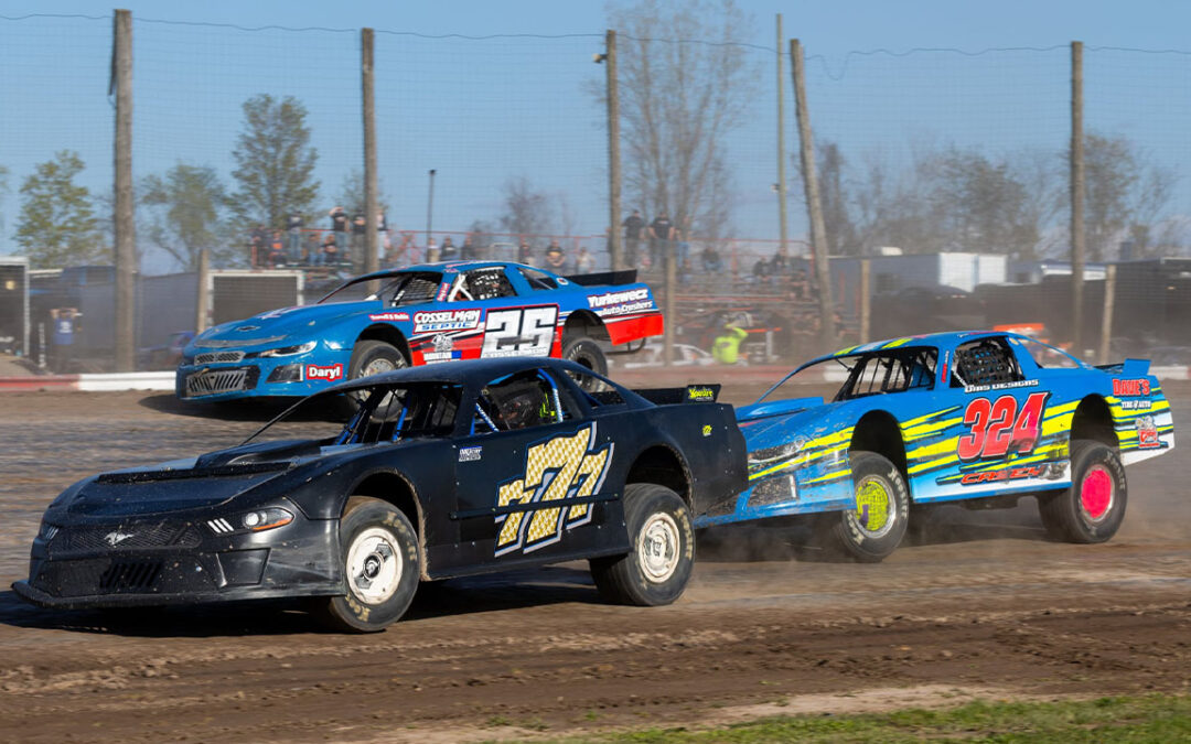 Tight Points Battle Highlights Mid-Week Doubleheader For DIRTcar Pro Stock Series