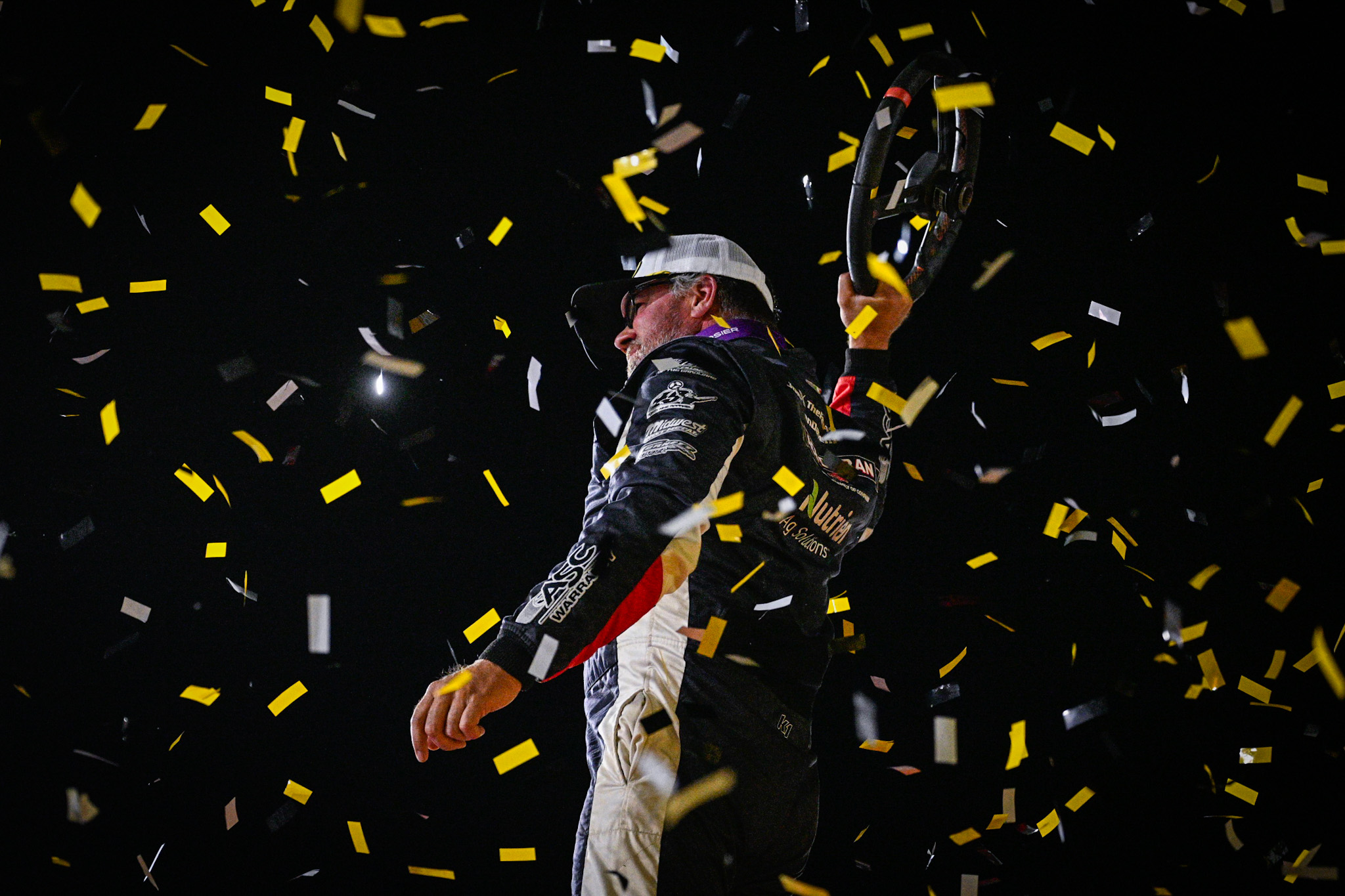 Jonathan Davenport Scores First World Of Outlaws Win Of 2026 In Modoc 100 Finale
